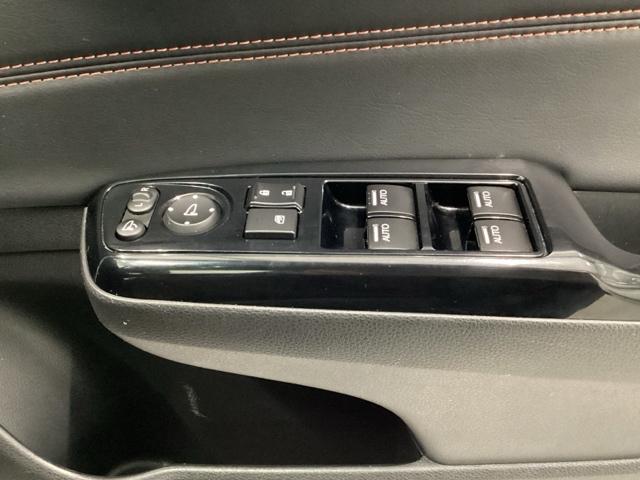 ジェイド ハイブリッドＲＳ・ホンダセンシング　クルコン　純正ナビ　フルセグ　ドラレコ　助手席エアバッグ　サイドエアバック　オートクルーズコントロール　ＬＥＤライト　イモビライザー　地デジ　ＥＴＣ車載器　オートエアコン　リアカメラ　ナビＴＶ　ＤＶＤ（27枚目）