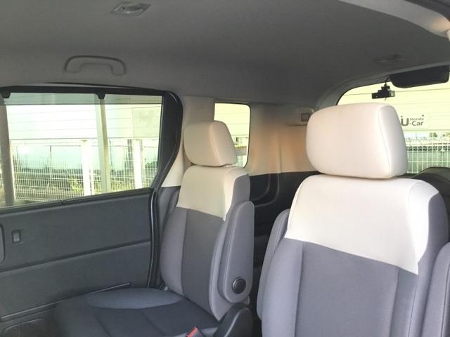 フリード ｅ：ＨＥＶエアー　デモカー　ディスプレイオーディオ　ＥＴＣ　前後ドラレコ　キーフリ　両側電動ドア　クルコン　禁煙　サイドエアバッグ　盗難防止装置　オートエアコン　ＬＥＤライト　スマートキー　オートライト　ＥＳＣ　Ｄレコ（10枚目）