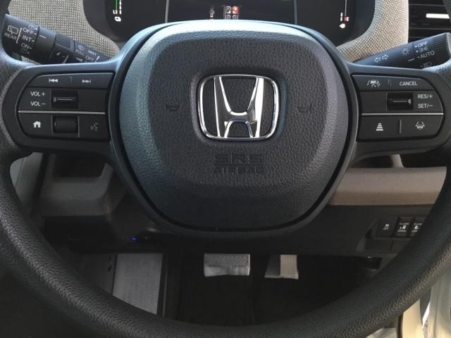 フリード ｅ：ＨＥＶエアー　デモカー　ディスプレイオーディオ　ＥＴＣ　前後ドラレコ　キーフリ　両側電動ドア　クルコン　禁煙　サイドエアバッグ　盗難防止装置　オートエアコン　ＬＥＤライト　スマートキー　オートライト　ＥＳＣ　Ｄレコ（14枚目）