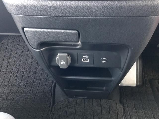 フリード ｅ：ＨＥＶエアー　デモカー　ディスプレイオーディオ　ＥＴＣ　前後ドラレコ　キーフリ　両側電動ドア　クルコン　禁煙　サイドエアバッグ　盗難防止装置　オートエアコン　ＬＥＤライト　スマートキー　オートライト　ＥＳＣ　Ｄレコ（18枚目）