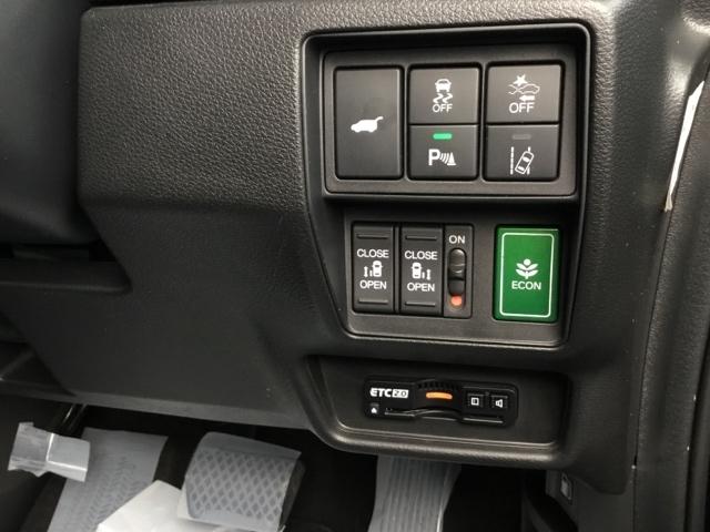 オデッセイ アブソルート・ＥＸ　全周囲カメラ　ＢＳＩ　リア席モニター　２列目オットマン　ＥＴＣ　バックモニター　ＷＡＣ　スマ－トキ－　セキュリティーアラーム　３列シート　ＤＶＤ再生　オートクルーズコントロール　パワーウィンドウ（23枚目）