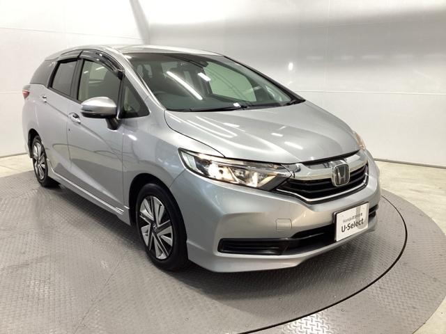 シャトル Ｇホンダセンシング　クルコン　バックカメラ　純正ナビ　ＥＴＣ　ドラレコ　盗難警報装置　Ｒカメ　スマートキー　横滑り防止　パワーウィンドウ　ＡＢＳ　エアバッグ　キーレス　助手席エアバッグ　追突被害軽減ブレーキ　Ａストップ（7枚目）