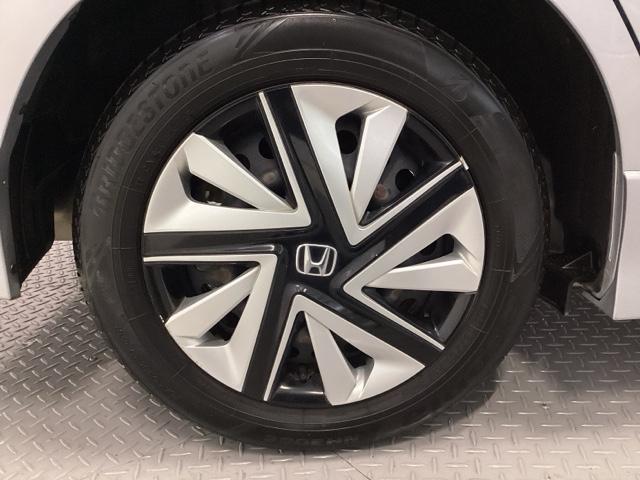 シャトル Ｇホンダセンシング　クルコン　バックカメラ　純正ナビ　ＥＴＣ　ドラレコ　盗難警報装置　Ｒカメ　スマートキー　横滑り防止　パワーウィンドウ　ＡＢＳ　エアバッグ　キーレス　助手席エアバッグ　追突被害軽減ブレーキ　Ａストップ（19枚目）