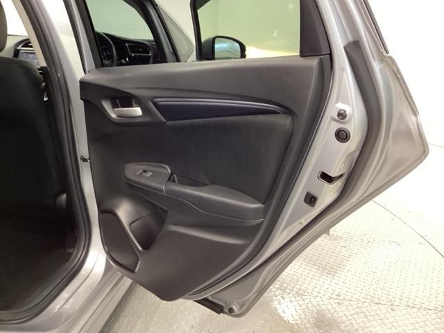 シャトル Ｇホンダセンシング　クルコン　バックカメラ　純正ナビ　ＥＴＣ　ドラレコ　盗難警報装置　Ｒカメ　スマートキー　横滑り防止　パワーウィンドウ　ＡＢＳ　エアバッグ　キーレス　助手席エアバッグ　追突被害軽減ブレーキ　Ａストップ（28枚目）