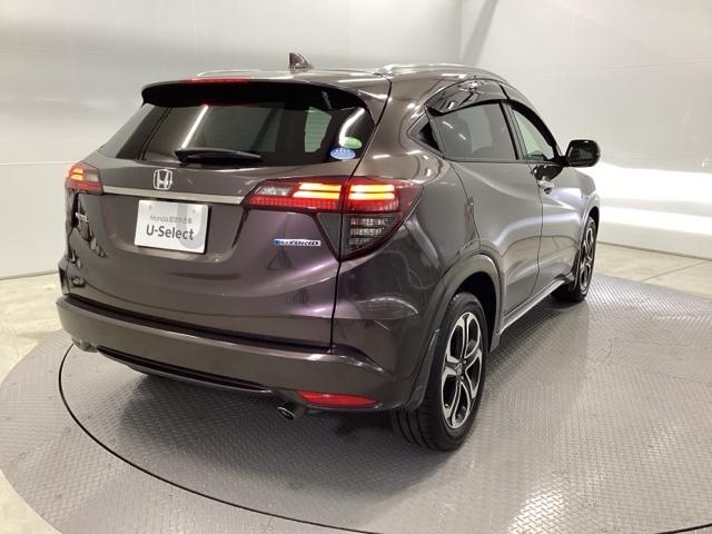 ヴェゼル ハイブリッドＺ・ホンダセンシング　クルコン　バックカメラ　純正ナビ　フルセグ　ＥＴＣ　前後ドラレコ　レーダーサポート　ＤＶＤ再生機能　横滑り防止システム　バックアイカメラ　盗難防止装置　シートヒーター付　スマ－トキ－　ＥＣＯモード（8枚目）