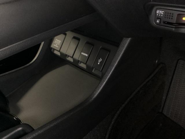 ヴェゼル ハイブリッドＺ・ホンダセンシング　クルコン　バックカメラ　純正ナビ　フルセグ　ＥＴＣ　前後ドラレコ　レーダーサポート　ＤＶＤ再生機能　横滑り防止システム　バックアイカメラ　盗難防止装置　シートヒーター付　スマ－トキ－　ＥＣＯモード（13枚目）