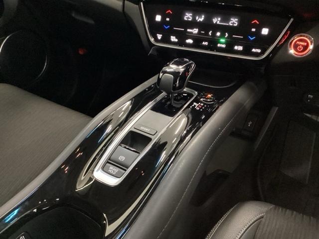 ヴェゼル ハイブリッドＺ・ホンダセンシング　クルコン　バックカメラ　純正ナビ　フルセグ　ＥＴＣ　前後ドラレコ　レーダーサポート　ＤＶＤ再生機能　横滑り防止システム　バックアイカメラ　盗難防止装置　シートヒーター付　スマ－トキ－　ＥＣＯモード（33枚目）