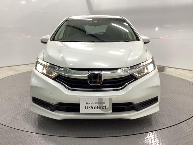 シャトル ハイブリッドホンダセンシング クルコン バックカメラ 純正ナビ フルセグ ETC 前後ドラレコ スマートキープッシュスタート リヤカメラ Dレコ デュアルエアバッグ USB接続 横滑り防止 パワステ 盗難防止 パワーウインドウ(6枚目)