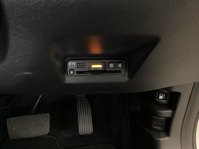 シャトル ハイブリッドホンダセンシング クルコン バックカメラ 純正ナビ フルセグ ETC 前後ドラレコ スマートキープッシュスタート リヤカメラ Dレコ デュアルエアバッグ USB接続 横滑り防止 パワステ 盗難防止 パワーウインドウ(13枚目)