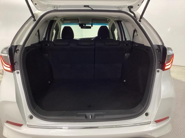 シャトル ハイブリッドホンダセンシング クルコン バックカメラ 純正ナビ フルセグ ETC 前後ドラレコ スマートキープッシュスタート リヤカメラ Dレコ デュアルエアバッグ USB接続 横滑り防止 パワステ 盗難防止 パワーウインドウ(22枚目)