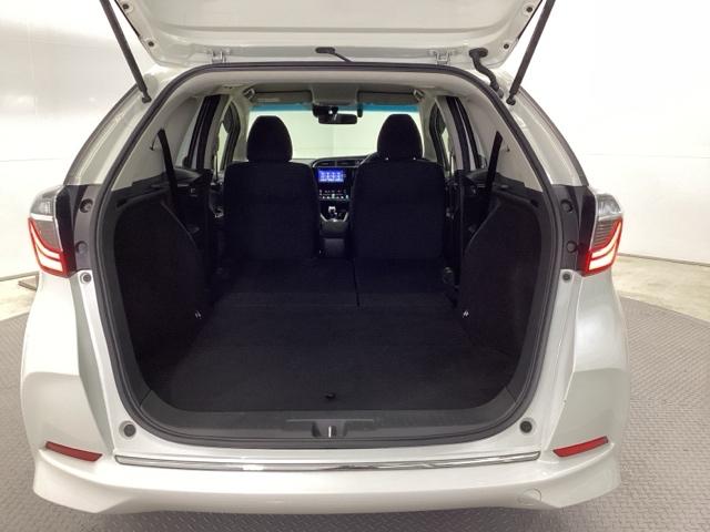 シャトル ハイブリッドホンダセンシング クルコン バックカメラ 純正ナビ フルセグ ETC 前後ドラレコ スマートキープッシュスタート リヤカメラ Dレコ デュアルエアバッグ USB接続 横滑り防止 パワステ 盗難防止 パワーウインドウ(23枚目)