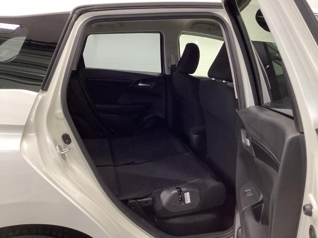 シャトル ハイブリッドホンダセンシング クルコン バックカメラ 純正ナビ フルセグ ETC 前後ドラレコ スマートキープッシュスタート リヤカメラ Dレコ デュアルエアバッグ USB接続 横滑り防止 パワステ 盗難防止 パワーウインドウ(24枚目)