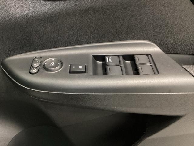 シャトル ハイブリッドホンダセンシング クルコン バックカメラ 純正ナビ フルセグ ETC 前後ドラレコ スマートキープッシュスタート リヤカメラ Dレコ デュアルエアバッグ USB接続 横滑り防止 パワステ 盗難防止 パワーウインドウ(30枚目)