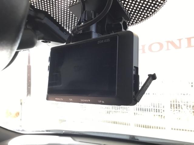 シビック ハッチバック　パドルシフト　純正ナビ　フルセグ　シートヒーター　盗難防止装置　Ｂモニター　横滑防止　ＬＥＤライト　スマートキー　ＡＡＣ　ナビ・ＴＶ　ドラレコ　サイドカーテンエアバック　ＥＴＣ　オートクルーズ　ＡＢＳ（23枚目）