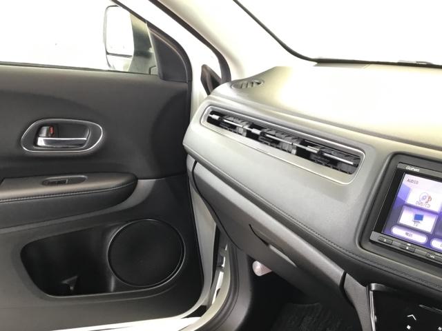 ヴェゼル Ｘ・ホンダセンシング　クルコン　バックカメラ　純正ナビ　ＥＴＣ　Ｒカメラ　Ｗエアバッグ　盗難防止　アクティブクルーズコントロール　オートエアコン　ＬＥＤランプ　衝突軽減ブレ－キ　パワステ　カーテンエアバック　ＵＳＢポート（24枚目）