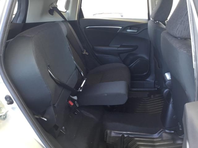 フィット 13G・Fパッケージ バックカメラ 純正ナビ フルセグ ドラレコ 社外AW イモビ DVD再生可能 スマ-トキ- VSA 地デジTV 助手席エアバッグ Rカメラ オートエアコン エアバック PS キ-フリ- Dレコ PW(10枚目)