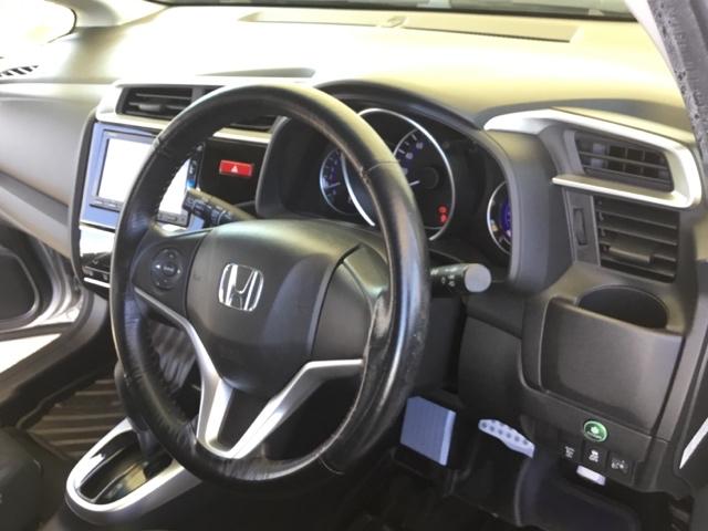 フィット 13G・Fパッケージ バックカメラ 純正ナビ フルセグ ドラレコ 社外AW イモビ DVD再生可能 スマ-トキ- VSA 地デジTV 助手席エアバッグ Rカメラ オートエアコン エアバック PS キ-フリ- Dレコ PW(24枚目)