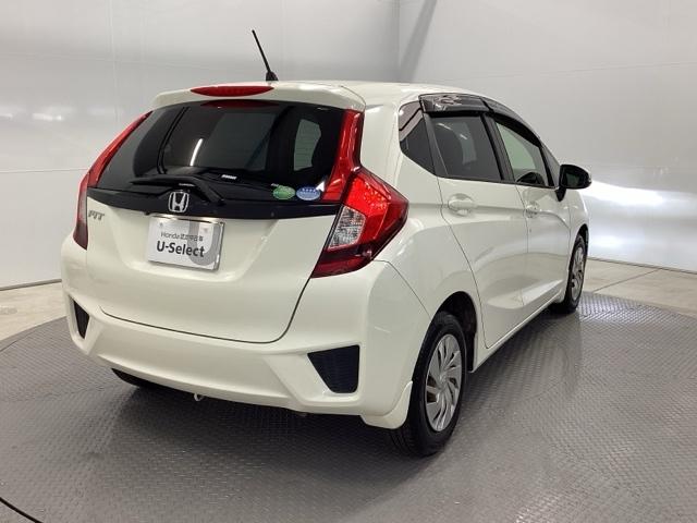 フィット １３Ｇ・Ｆパッケージ　バックカメラ　純正ナビ　ワンセグ　ＥＴＣ　イモビ　ＤＶＤ再生可能　スマ－トキ－　ＶＳＡ　助手席エアバッグ　Ｒカメラ　オートエアコン　エアバック　ＰＳ　キ－フリ－　１セグ　ＰＷ　ＡＢＳ　ＴＶナビ（8枚目）