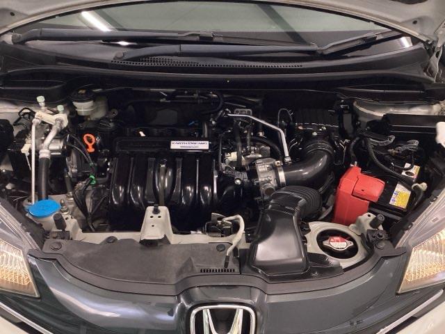 フィット １３Ｇ・Ｆパッケージ　バックカメラ　純正ナビ　ワンセグ　ＥＴＣ　イモビ　ＤＶＤ再生可能　スマ－トキ－　ＶＳＡ　助手席エアバッグ　Ｒカメラ　オートエアコン　エアバック　ＰＳ　キ－フリ－　１セグ　ＰＷ　ＡＢＳ　ＴＶナビ（17枚目）