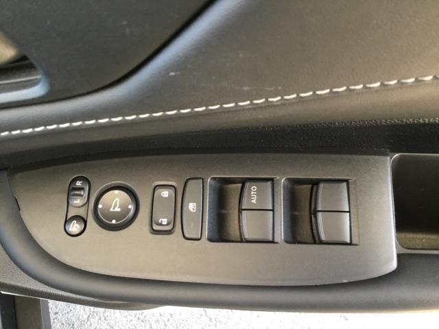 WR-V Z+ クリソナ 追突軽減ブレーキ フルセグテレビ サイドエアバッグ 禁煙 USB 盗難防止システム 運転席エアバッグ Bカメラ クルコン 横滑り防止 ドライブレコーダー フルオートエアコン キーフリー(12枚目)