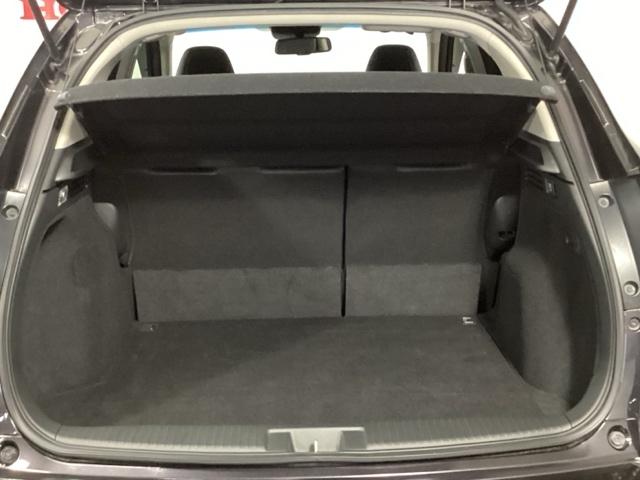 ヴェゼル ハイブリッドＺ・ホンダセンシング　クルコン　純正ナビ　フルセグ　ＥＴＣ　レーダーサポート　ＤＶＤ再生機能　横滑り防止システム　バックアイカメラ　盗難防止装置　シートヒーター付　スマ－トキ－　ＥＣＯモード　パワーウィンド　ＵＳＢ接続（10枚目）