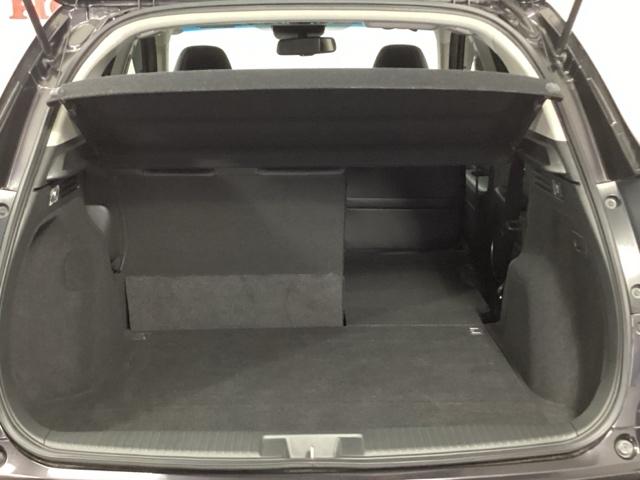 ヴェゼル ハイブリッドＺ・ホンダセンシング　クルコン　純正ナビ　フルセグ　ＥＴＣ　レーダーサポート　ＤＶＤ再生機能　横滑り防止システム　バックアイカメラ　盗難防止装置　シートヒーター付　スマ－トキ－　ＥＣＯモード　パワーウィンド　ＵＳＢ接続（11枚目）