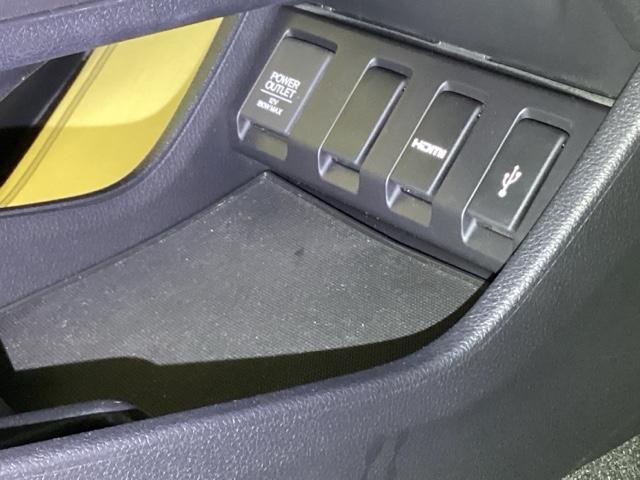 ヴェゼル ハイブリッドＺ・ホンダセンシング　クルコン　純正ナビ　フルセグ　ＥＴＣ　レーダーサポート　ＤＶＤ再生機能　横滑り防止システム　バックアイカメラ　盗難防止装置　シートヒーター付　スマ－トキ－　ＥＣＯモード　パワーウィンド　ＵＳＢ接続（21枚目）