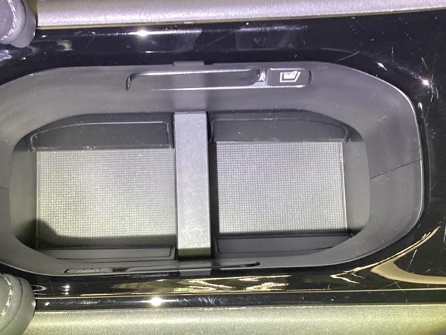 ヴェゼル ハイブリッドＺ・ホンダセンシング　クルコン　純正ナビ　フルセグ　ＥＴＣ　レーダーサポート　ＤＶＤ再生機能　横滑り防止システム　バックアイカメラ　盗難防止装置　シートヒーター付　スマ－トキ－　ＥＣＯモード　パワーウィンド　ＵＳＢ接続（32枚目）
