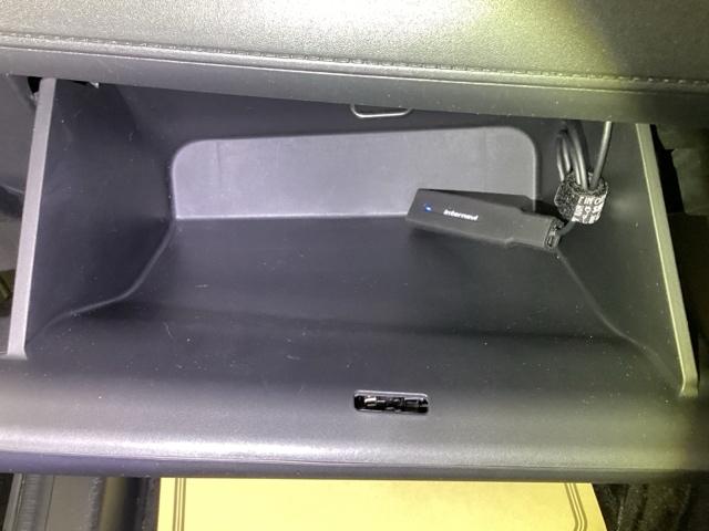 ヴェゼル ハイブリッドＺ・ホンダセンシング　クルコン　純正ナビ　フルセグ　ＥＴＣ　レーダーサポート　ＤＶＤ再生機能　横滑り防止システム　バックアイカメラ　盗難防止装置　シートヒーター付　スマ－トキ－　ＥＣＯモード　パワーウィンド　ＵＳＢ接続（34枚目）