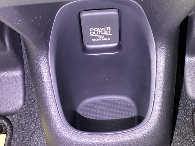 ヴェゼル ハイブリッドＺ・ホンダセンシング　クルコン　純正ナビ　フルセグ　ＥＴＣ　レーダーサポート　ＤＶＤ再生機能　横滑り防止システム　バックアイカメラ　盗難防止装置　シートヒーター付　スマ－トキ－　ＥＣＯモード　パワーウィンド　ＵＳＢ接続（35枚目）