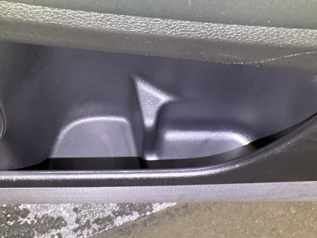 ヴェゼル ハイブリッドＺ・ホンダセンシング　クルコン　純正ナビ　フルセグ　ＥＴＣ　レーダーサポート　ＤＶＤ再生機能　横滑り防止システム　バックアイカメラ　盗難防止装置　シートヒーター付　スマ－トキ－　ＥＣＯモード　パワーウィンド　ＵＳＢ接続（37枚目）