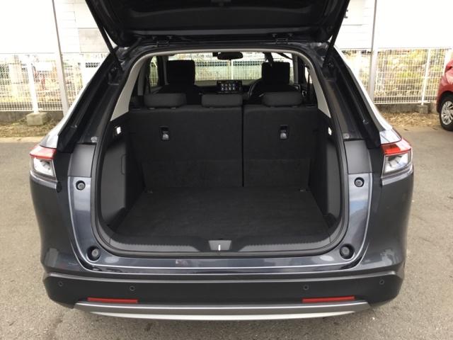 ヴェゼル ｅ：ＨＥＶＸ　ホンダコネクトディスプレイ　ＥＴＣ２．０　前後ドラレコ　前後障害物センサー　ＡＡＣ　イモビライザー　スマ－トキ－　誤発進抑制　ＰＷ　リアカメラ　クルコン　ＥＳＣ　ＥＴＣ装備　キーフリー　ナビＴＶ　ＰＳ（9枚目）