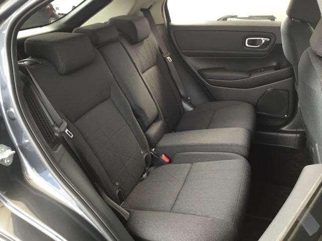 ヴェゼル ｅ：ＨＥＶＸ　ホンダコネクトディスプレイ　ＥＴＣ２．０　前後ドラレコ　前後障害物センサー　ＡＡＣ　イモビライザー　スマ－トキ－　誤発進抑制　ＰＷ　リアカメラ　クルコン　ＥＳＣ　ＥＴＣ装備　キーフリー　ナビＴＶ　ＰＳ（14枚目）