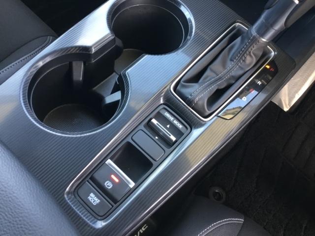 �y�d�q����p�[�L���O�u���[�L�z�w��ő��삪�ȒP�B�X�C�b�`�����������Ńp�[�L���O�u���[�L�̑��삪�\�ł��B