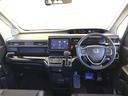 広びろとした視界が運転にゆとりを広げます。