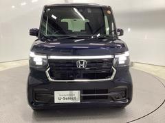 お客様に安全で快適なカーライフをお送りいただくために、中古車にも高いレベルの品質基準を設け、その基準に従って、全ての中古車について納車前整備を実施しています。 6