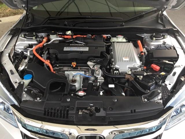 アコードハイブリッド ＥＸ　ホンダセンシング　ドラレコ　ナビ　ＥＴＣ　後カメラ　盗難防止装置　パワーウィンドウ　クルコン　地デジ　衝突軽減システム　ＵＳＢ　ＬＥＤ　運転席エアバッグ　ＤＶＤ再生　オートエアコン　パワーステアリング（31枚目）