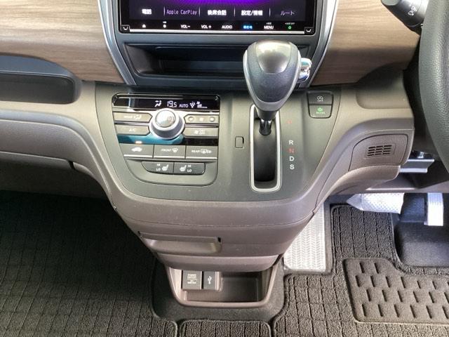 フリード G・ホンダセンシング リア席モニター ドラレコ ETC Fセグ 追突被害軽減ブレーキ iストップ Wエアバッグ パワーウィンドウ アクティブクルーズコントロール スマートキ カラーバックモニター VSA エアコン キーレス(13枚目)