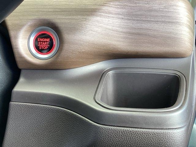 フリード G・ホンダセンシング リア席モニター ドラレコ ETC Fセグ 追突被害軽減ブレーキ iストップ Wエアバッグ パワーウィンドウ アクティブクルーズコントロール スマートキ カラーバックモニター VSA エアコン キーレス(46枚目)