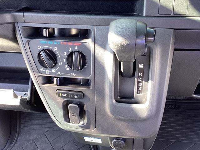 ハイゼットカーゴ クルーズＳＡＩＩＩ　アルミホイール　先進ライト　横滑防止装置　エアバック　エコアイドル　リモコンキー　ＡＢＳ　エアコン　オートライト　記録簿付　パワステ　助手席エアバッグ　インテリジェントクリアランスソナー（34枚目）