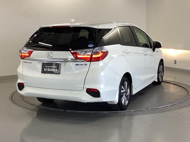 シャトル ハイブリッドホンダセンシング ETC スマートキー デュアルエアバッグ 横滑り防止 パワステ 盗難防止 パワーウインドウ キーレス ABS エコモード オートクルーズ フルオートエアコン 衝突回避ブレーキ 運転席エアバック(8枚目)