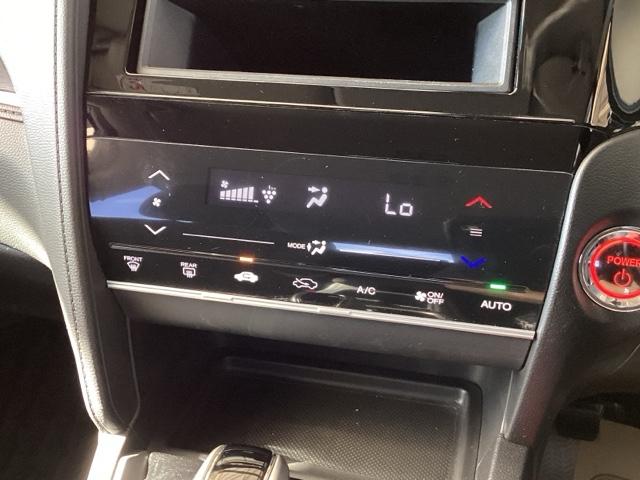 シャトル ハイブリッドホンダセンシング ETC スマートキー デュアルエアバッグ 横滑り防止 パワステ 盗難防止 パワーウインドウ キーレス ABS エコモード オートクルーズ フルオートエアコン 衝突回避ブレーキ 運転席エアバック(12枚目)