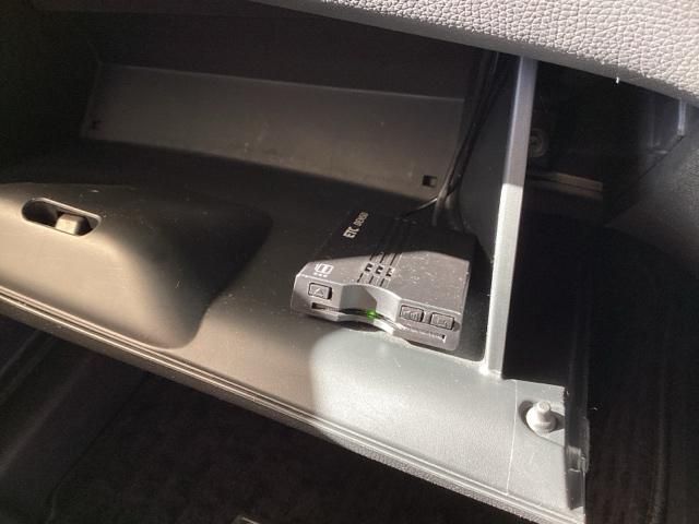 シャトル ハイブリッドホンダセンシング ETC スマートキー デュアルエアバッグ 横滑り防止 パワステ 盗難防止 パワーウインドウ キーレス ABS エコモード オートクルーズ フルオートエアコン 衝突回避ブレーキ 運転席エアバック(17枚目)