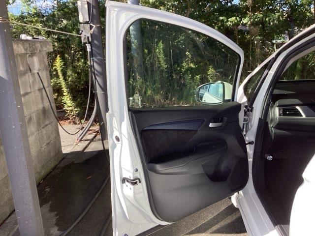 シャトル ハイブリッドホンダセンシング ETC スマートキー デュアルエアバッグ 横滑り防止 パワステ 盗難防止 パワーウインドウ キーレス ABS エコモード オートクルーズ フルオートエアコン 衝突回避ブレーキ 運転席エアバック(36枚目)