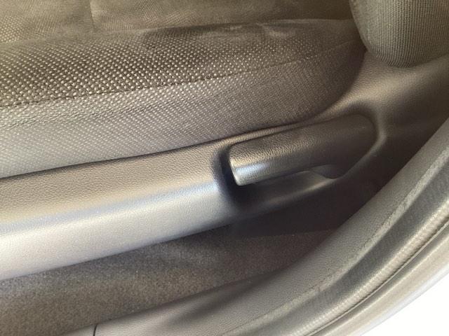 シャトル ハイブリッドホンダセンシング ETC スマートキー デュアルエアバッグ 横滑り防止 パワステ 盗難防止 パワーウインドウ キーレス ABS エコモード オートクルーズ フルオートエアコン 衝突回避ブレーキ 運転席エアバック(39枚目)