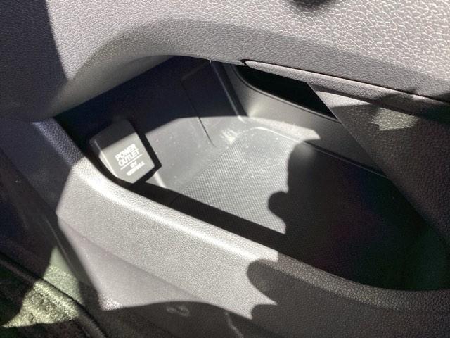 シャトル ハイブリッドホンダセンシング ETC スマートキー デュアルエアバッグ 横滑り防止 パワステ 盗難防止 パワーウインドウ キーレス ABS エコモード オートクルーズ フルオートエアコン 衝突回避ブレーキ 運転席エアバック(42枚目)