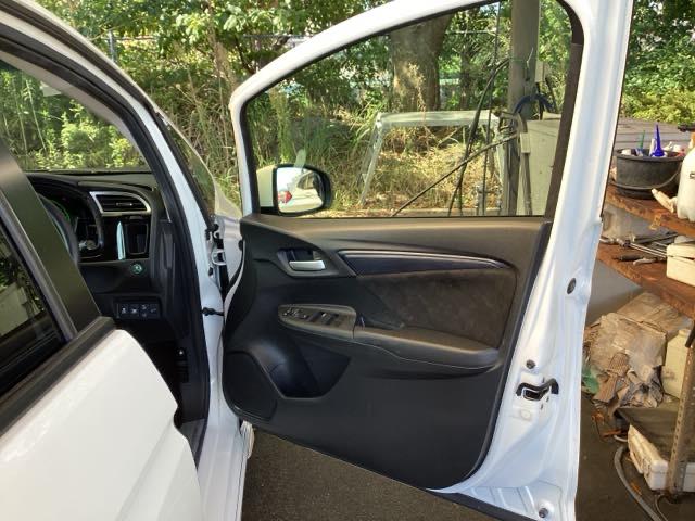 シャトル ハイブリッドホンダセンシング ETC スマートキー デュアルエアバッグ 横滑り防止 パワステ 盗難防止 パワーウインドウ キーレス ABS エコモード オートクルーズ フルオートエアコン 衝突回避ブレーキ 運転席エアバック(48枚目)