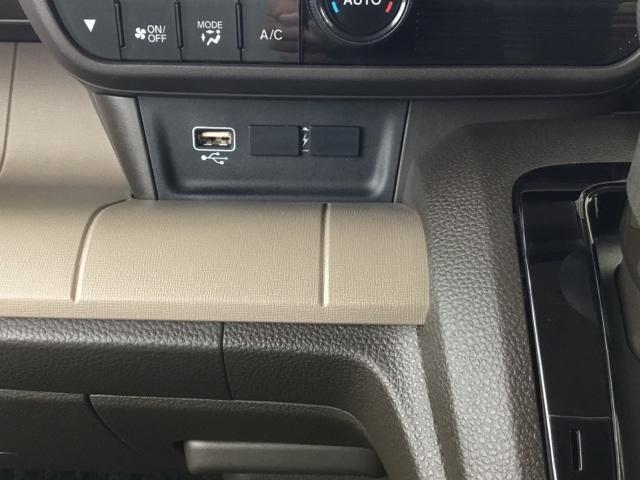 Ｎ－ＷＧＮ Ｇ　デモカー　クルコン　純正ナビ　ドラレコ　ＥＴＣ　ブレーキサポート　キーフリー　横滑り防止機能　ソナー　サイドエアバック　盗難防止装置　ＡＢＳ　オートエアコン　アイドリングストップ　クルーズコントロール（19枚目）