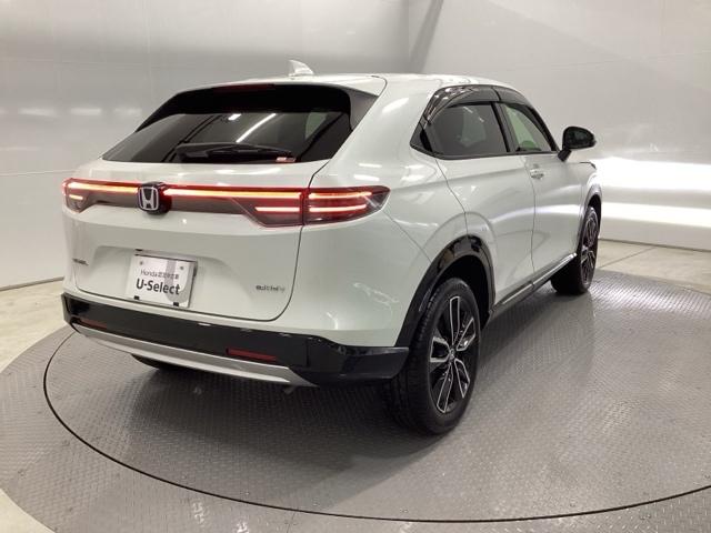 ヴェゼル ｅ：ＨＥＶＺ　クルコン　障害物センサー　ＢＳＭ　ＥＴＣ２．０　電動リアゲート　シートヒーター　衝突回避支援ブレーキ機能　スマキ　Ｐトランク　フルオートエアコン　エアバッグ　両席エアバック　Ｒカメ　パワーウィンドウ（8枚目）