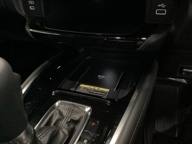 ヴェゼル ｅ：ＨＥＶＺ　クルコン　障害物センサー　ＢＳＭ　ＥＴＣ２．０　電動リアゲート　シートヒーター　衝突回避支援ブレーキ機能　スマキ　Ｐトランク　フルオートエアコン　エアバッグ　両席エアバック　Ｒカメ　パワーウィンドウ（14枚目）